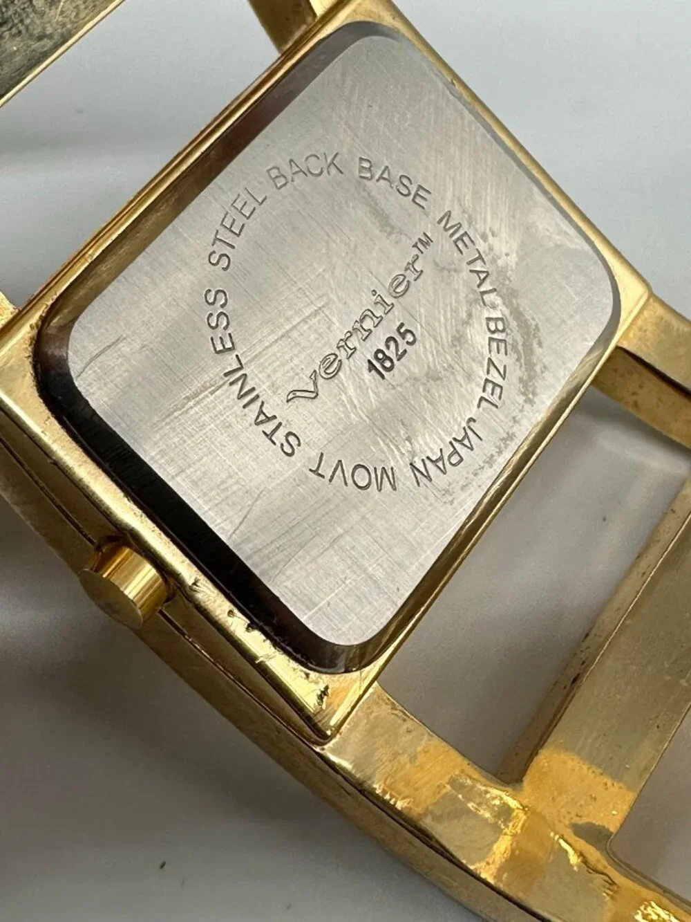 Vernier Watch Women Gold Tone Rhinestone Accents Bangle Band New Battery